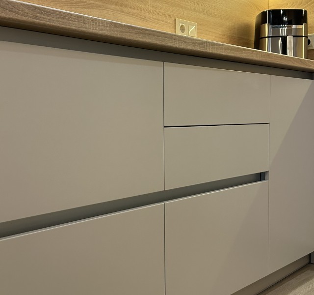 Кухня Брікс 24